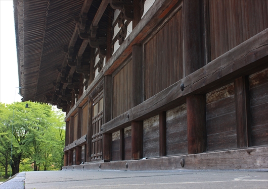 東寺金堂背面