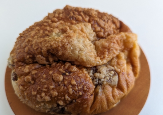 ファイブランのりんごとレーズンとクリームチーズパン