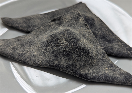 西尾八ッ橋の黒ごま味