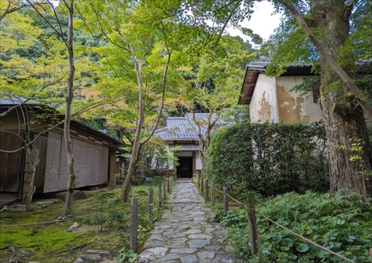 京都蓮華寺の入口