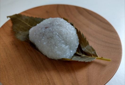 鶴屋寿桜餅