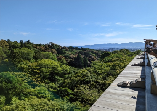 京都清水寺の清水の舞台から京都タワー