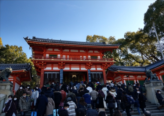 八坂神社の初詣(西楼門前)