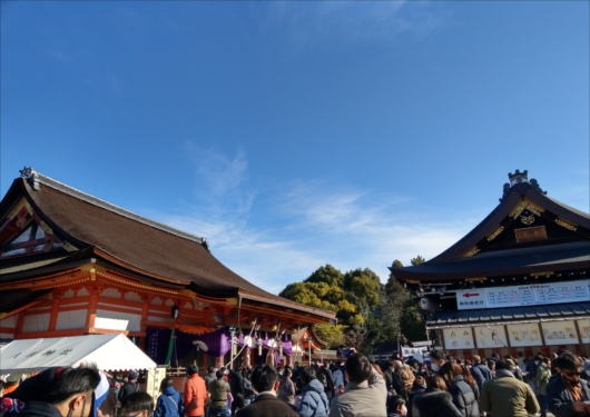 京都八坂神社本殿(初詣)