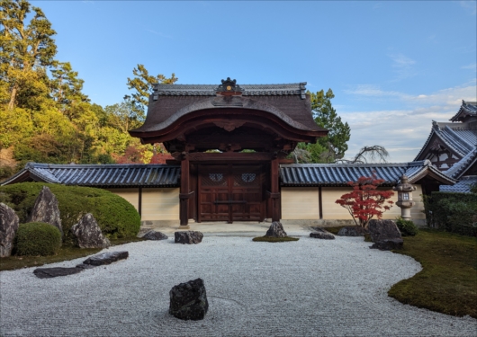 光明寺の勅使門