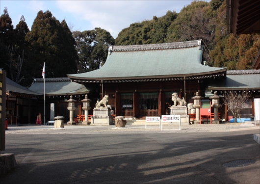 京都霊山護国神社本殿前