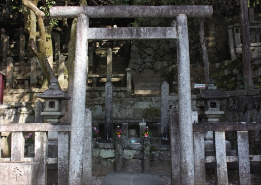 坂本龍馬のお墓(京都霊山護国神社)