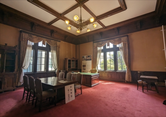 京都府庁旧本館の旧知事室