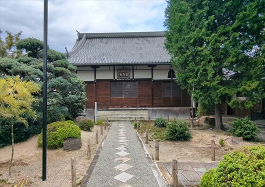 栄春寺の本堂